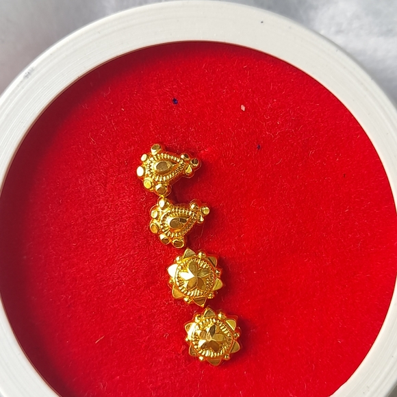 Beautiful combo 2pairs studs - Picture 3 of 16